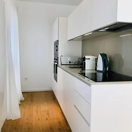 Adorable Center With Parking, Near Tram