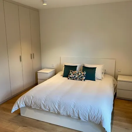 Adorable Center With Parking, Near Tram Apartment *