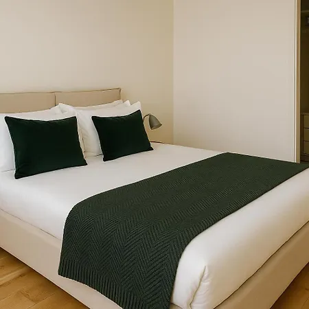 Adorable Center With Parking, Near Tram Apartman